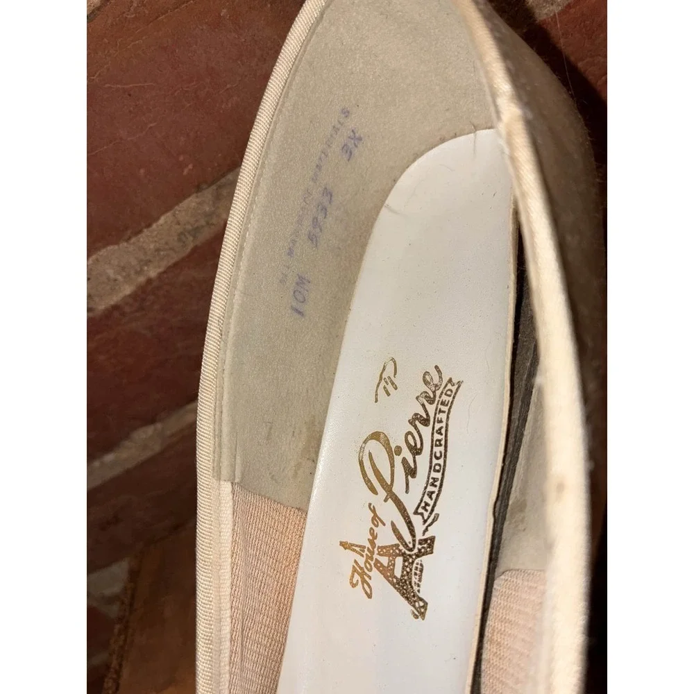 Dolce By‎ Pierre Gold Satin Kitten Heel Pumps Womens Shoes